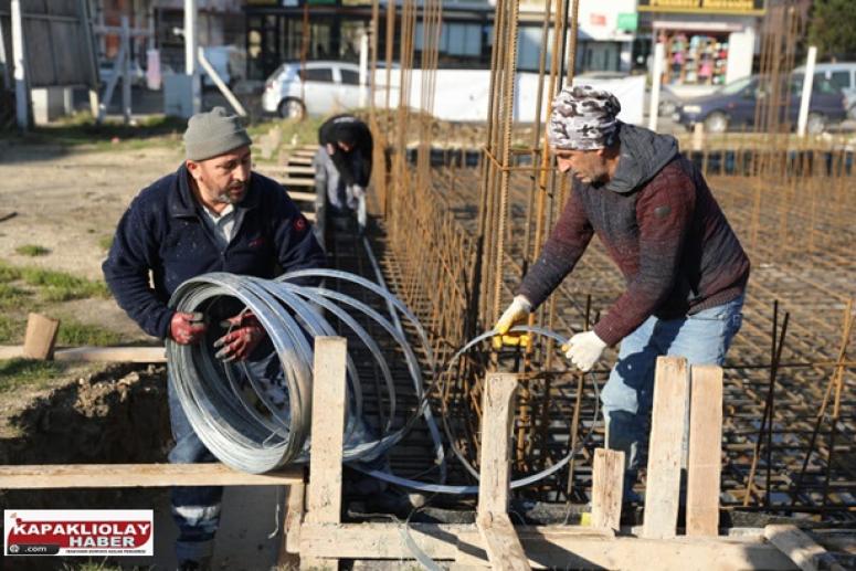 Tören Alanı Çevre Düzenlemesi ve Gençlik Merkezi Yapım Çalışmaları Sürüyor